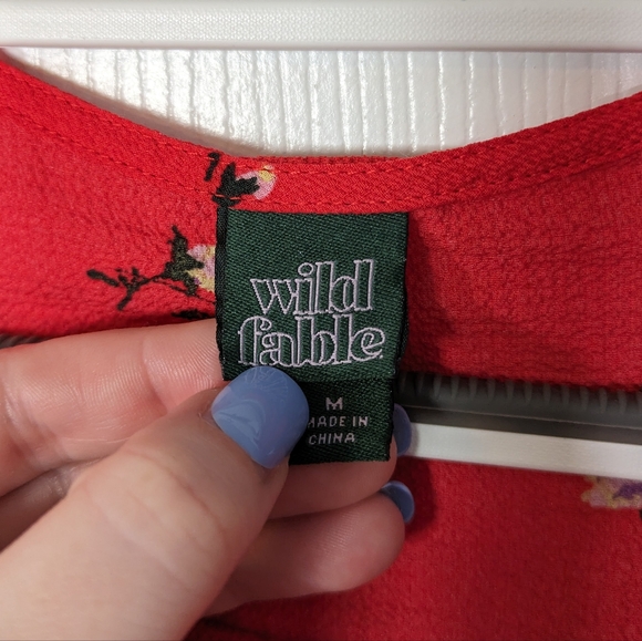 Adorable Twist Front Red Floral Balloon Sleeve Cropped Wild Fable Blouse Size M - Picture 3 of 10